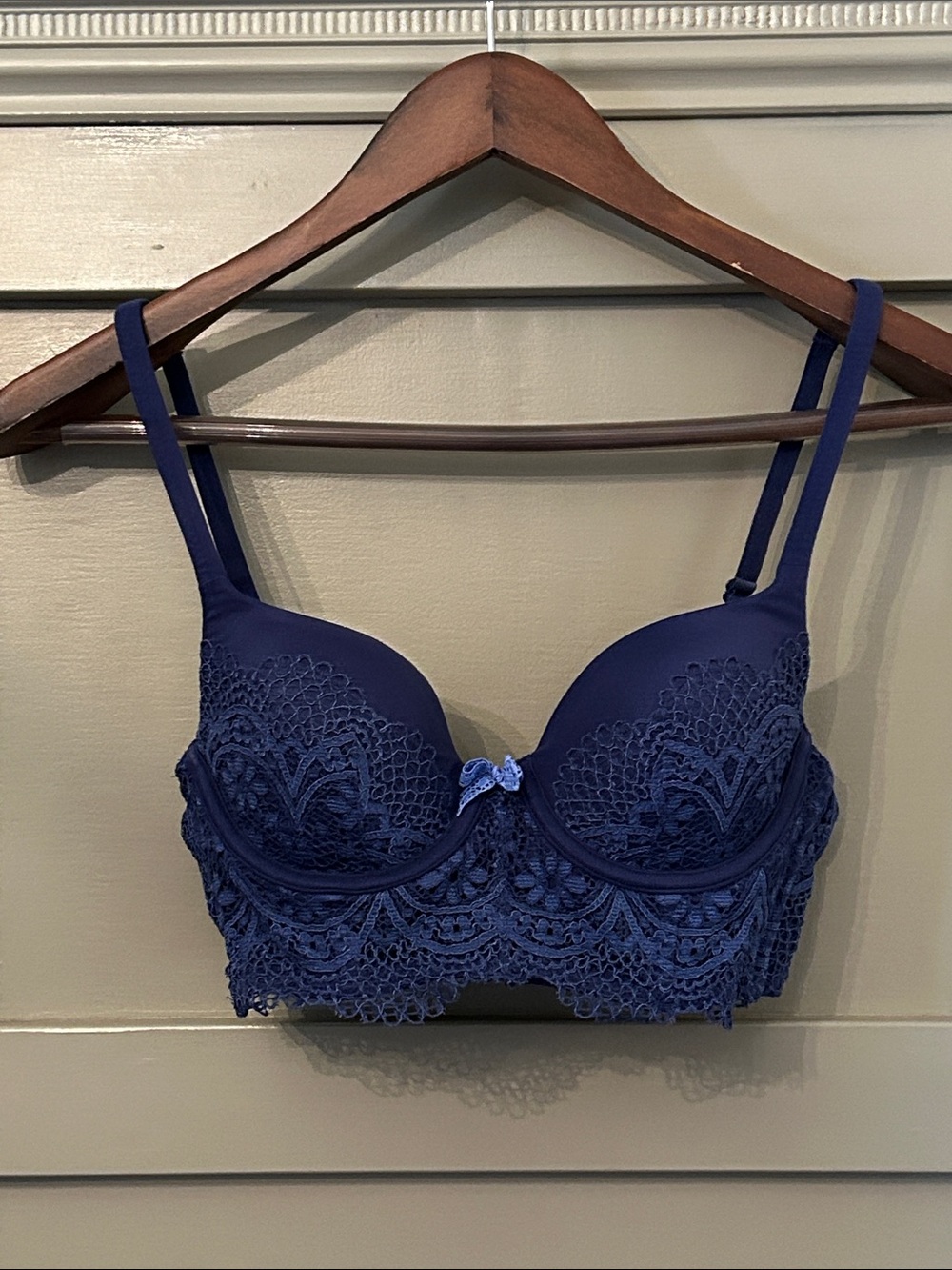 Victoria's Secret Body By Victoria Lined Demi Bra Navy Lace Longline Size 32B